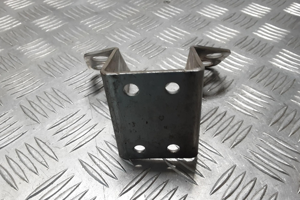 VOLVO V40 2 generation (2012-2020) Exhaust Hanger Bracket 31439520 28410834
