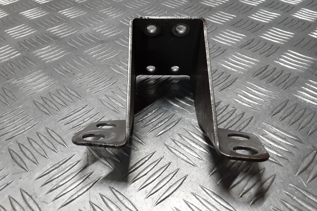 VOLVO V40 2 generation (2012-2020) Exhaust Hanger Bracket 31439520 28410834
