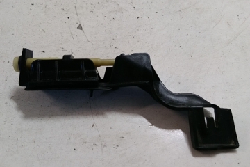 AUDI A4 B8/8K (2011-2016) Aizmugurējā kreisā bampera stiprinājums 8K9807889B 29945389