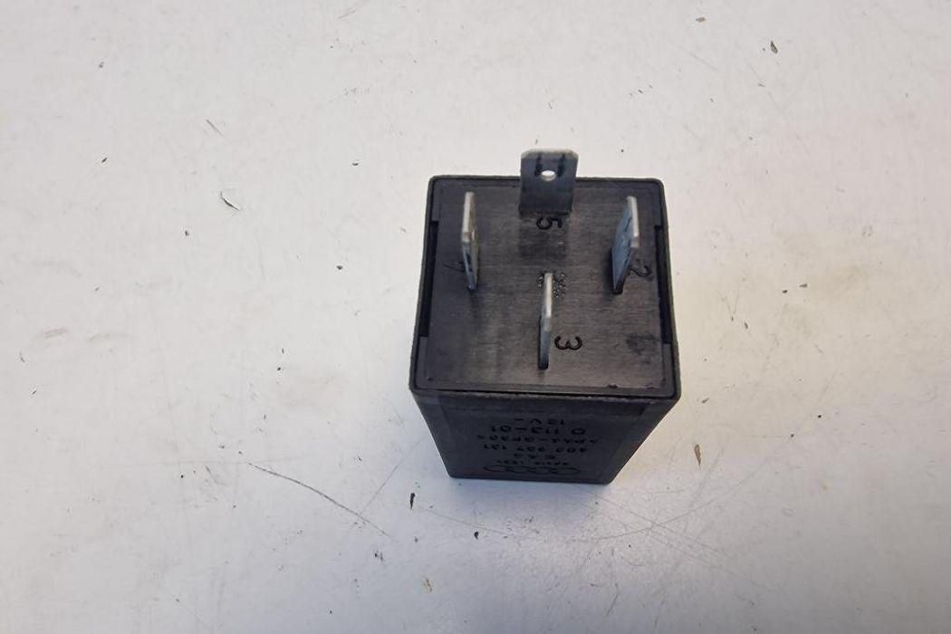 AUDI A8 D3/4E (2002-2010) Relejs 4D0907131 31238445