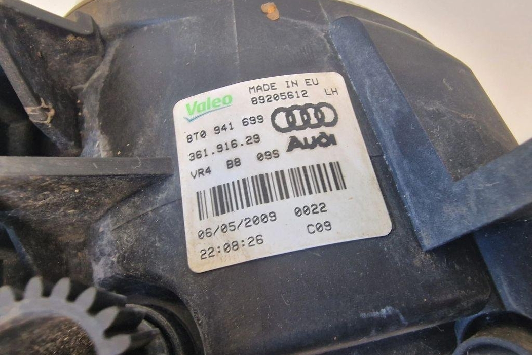 VOLKSWAGEN Passat B6 (2005-2010) Priekšējais labais miglas lukturis 8T0941699 31246900