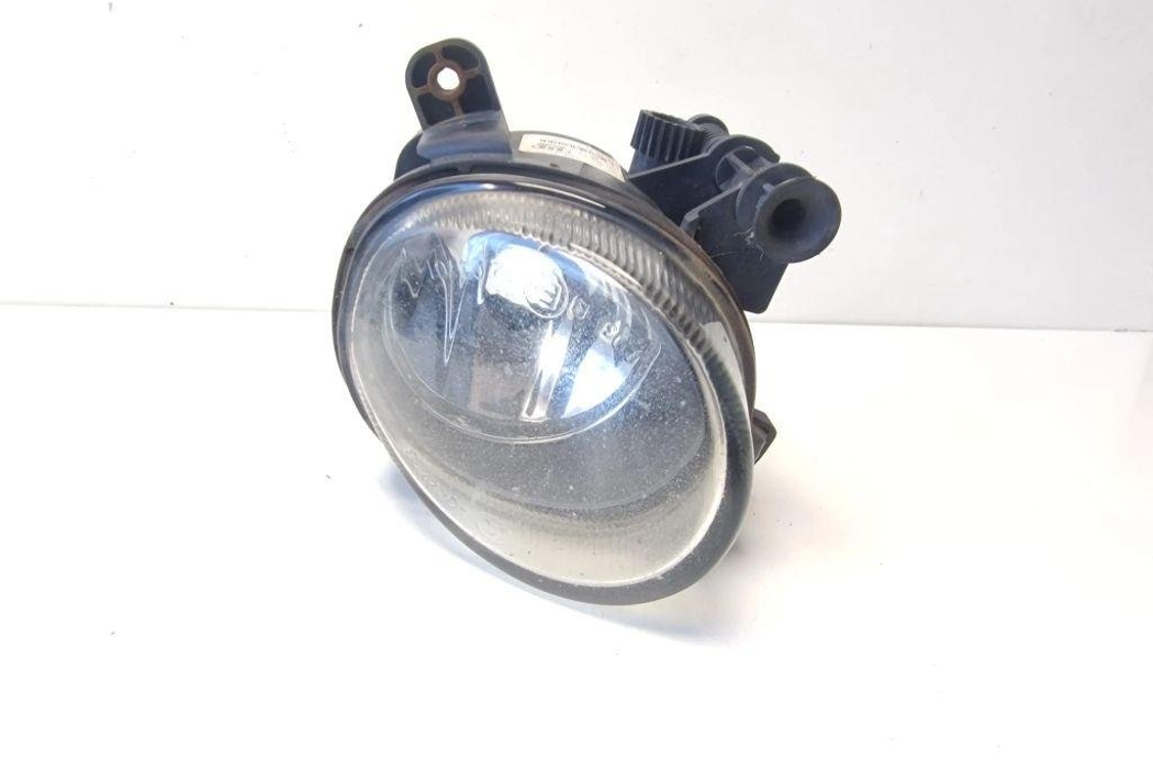 VOLKSWAGEN Passat B6 (2005-2010) Priekšējais labais miglas lukturis 8T0941699 31246900