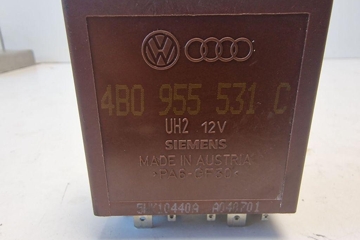 AUDI A8 D3/4E (2002-2010) Relays 4B0955531C 31240032