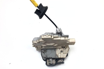 AUDI A6 C6/4F (2004-2011) Aizmugurējā labā durvju slēdzene 4F0839016A 31273901