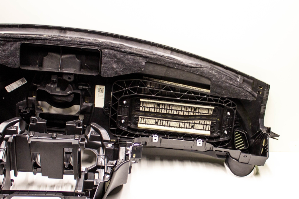 MERCEDES-BENZ C-Class W205/S205/C205 (2014-2023) Dashboard A20568002887 32100799