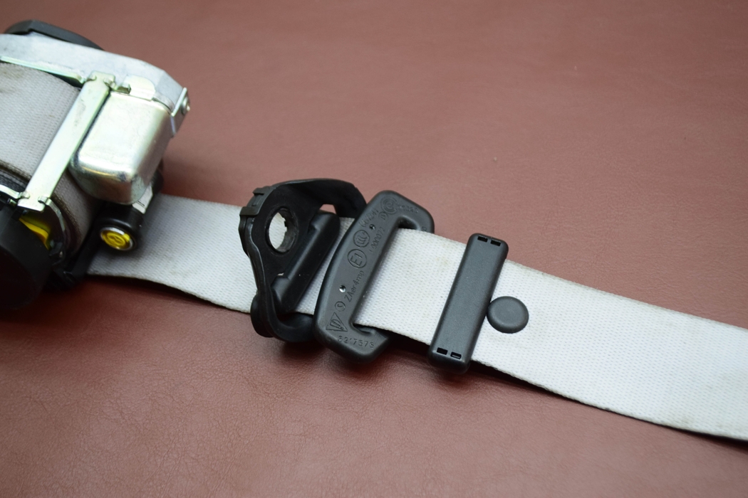 PORSCHE 911 991 (2011-2020) Front Right Seatbelt 99180303304 17915191