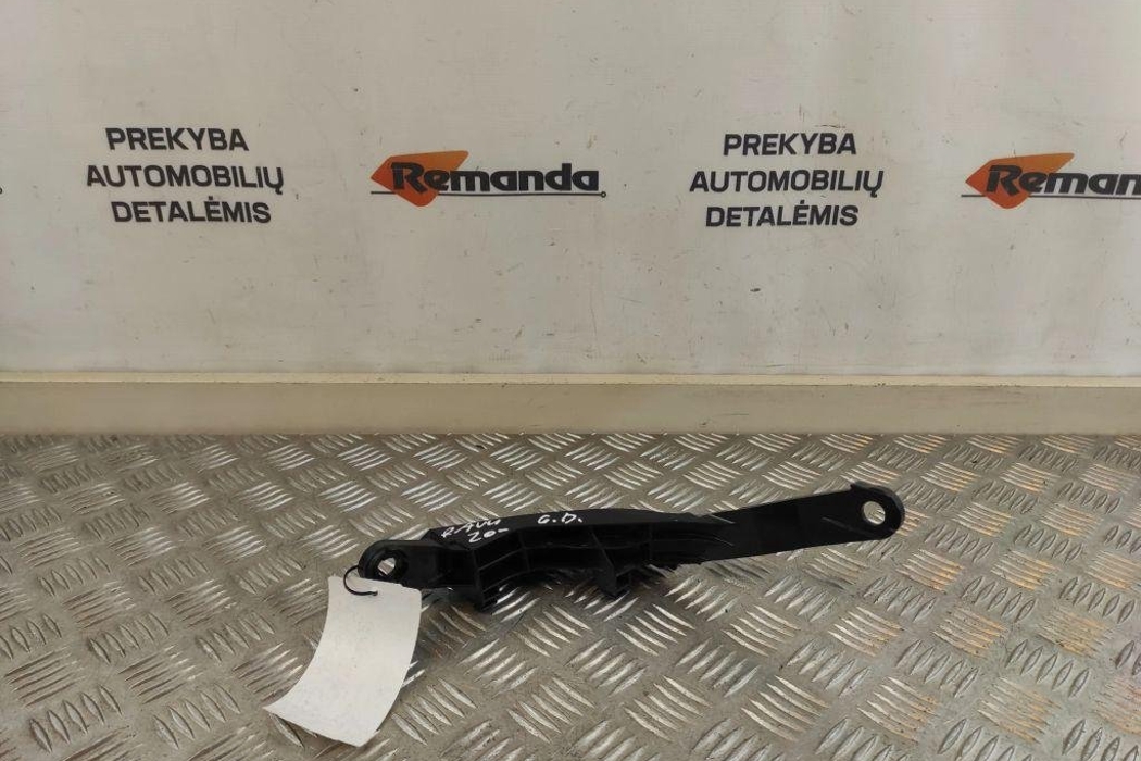 TOYOTA RAV4 5 generation (XA50) (2018-2024) Aizmugurējā labā bampera stiprinājums 5256242060 31604707