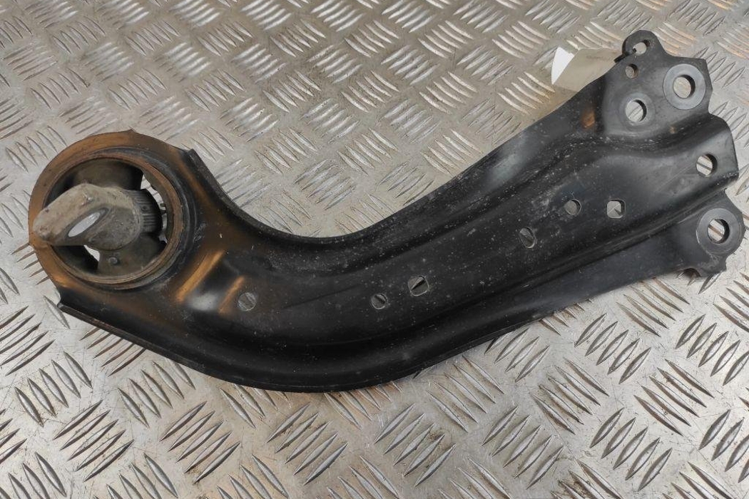 TOYOTA RAV4 5 generation (XA50) (2018-2024) Rear Right Arm 31604739