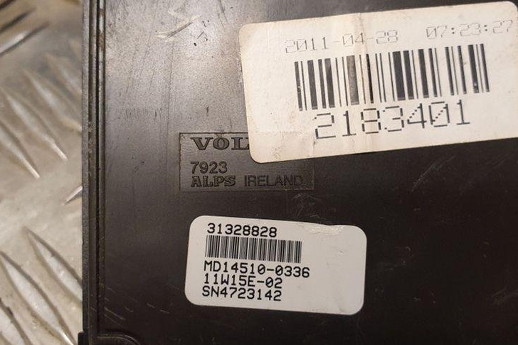 VOLVO V70 3 generation (2007-2020) Navigācijas displejs 31328828,11W15E02 31608927