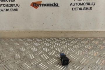 TOYOTA RAV4 5 generation (XA50) (2018-2024) Fuel tank open switch 15F7000020 31571153