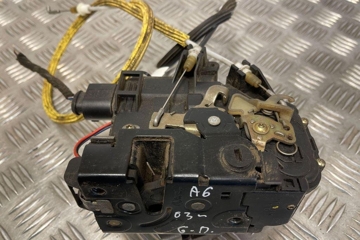 AUDI A6 C6/4F (2004-2011) Aizmugurējā labā durvju slēdzene 31576599