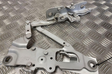 BMW 5 Series F10/F11 (2009-2017) Front Left Bonnet Hinge 7294988709 31608538