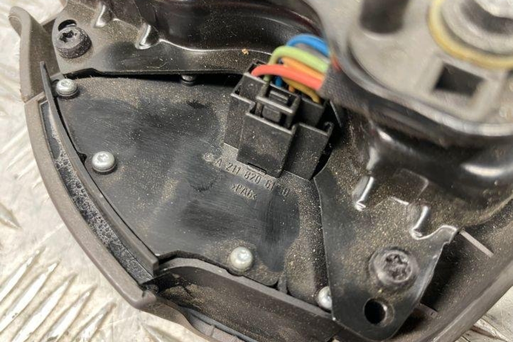 MERCEDES-BENZ E-Class W211/S211 (2002-2009) Steering Wheel Airbag A2118206110,61860240B 21450670