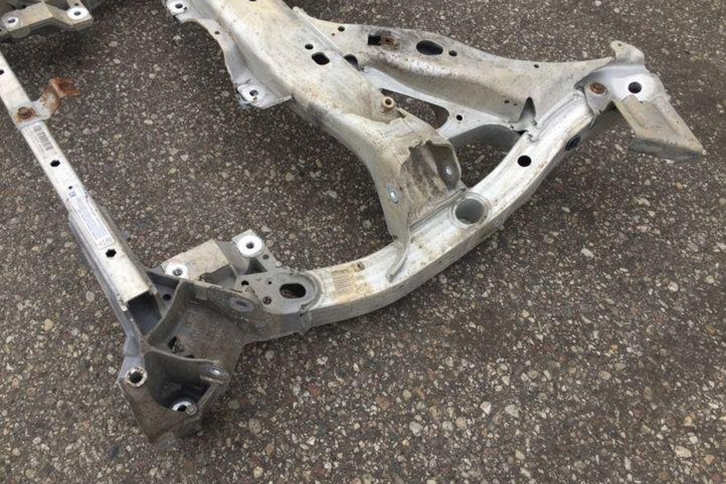 BMW 5 Series F10/F11 (2009-2017) Priekšējās balstiekārtas rāmis 6796692,470563817 21453049