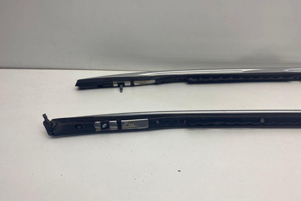 BMW 5 Series F10/F11 (2009-2017) Rear Left Roof Handle 7210093 30985118