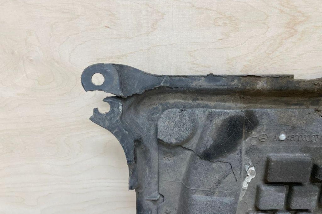 MERCEDES-BENZ C-Class W204/S204/C204 (2004-2015) Engine Cover A2045203223 30989713