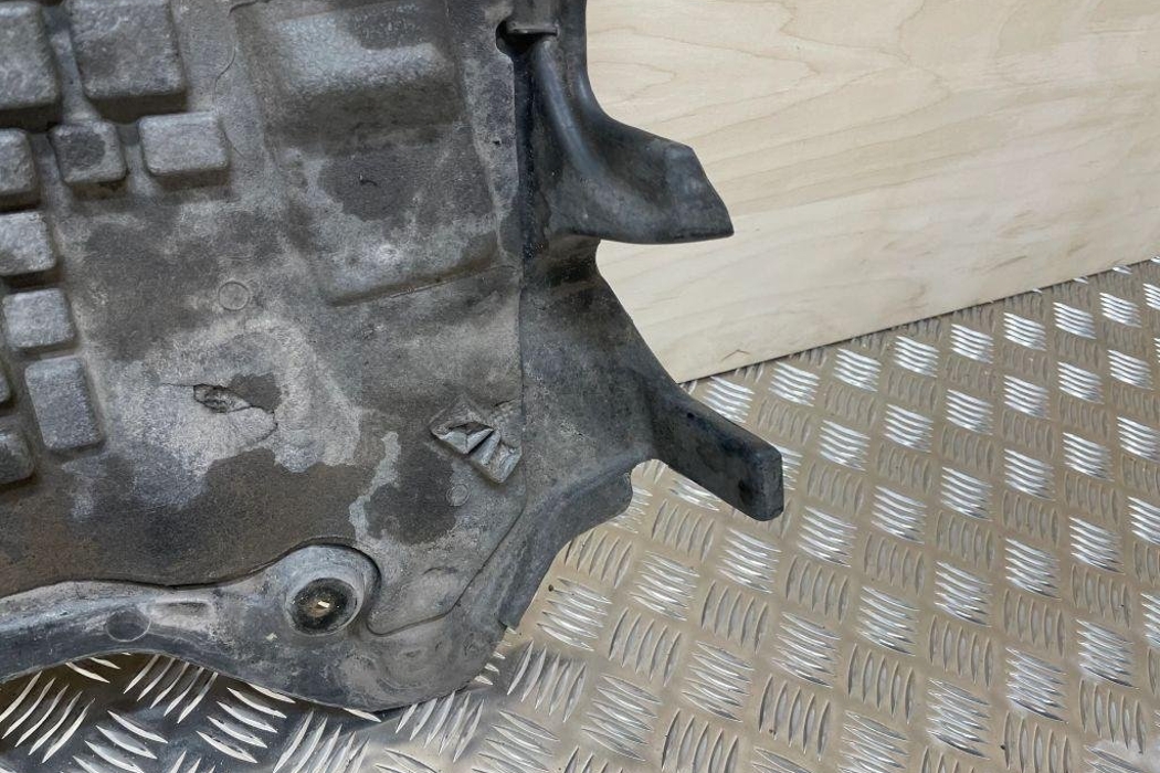 MERCEDES-BENZ C-Class W204/S204/C204 (2004-2015) Engine Cover A2045203223 30989713