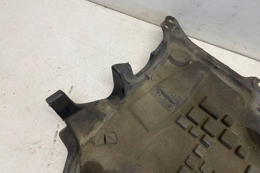 MERCEDES-BENZ C-Class W204/S204/C204 (2004-2015) Engine Cover A2045203223 30995961