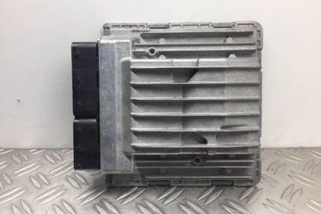 BMW 3 Series E90/E91/E92/E93 (2004-2013) Motora vadības bloks DMEMSD81,7595179 30985173