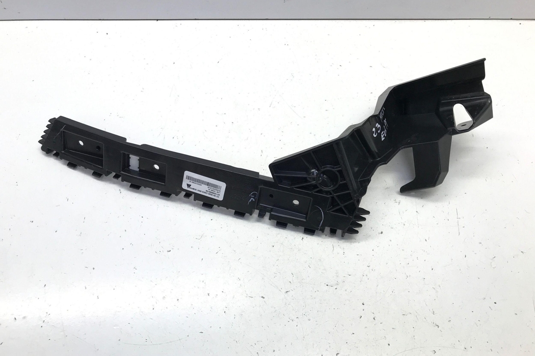 FORD USA Mustang Mach-E 1 generation (2020-2024) Aizmugurējā labā bampera stiprinājums LJ8B17E850AE 30191674