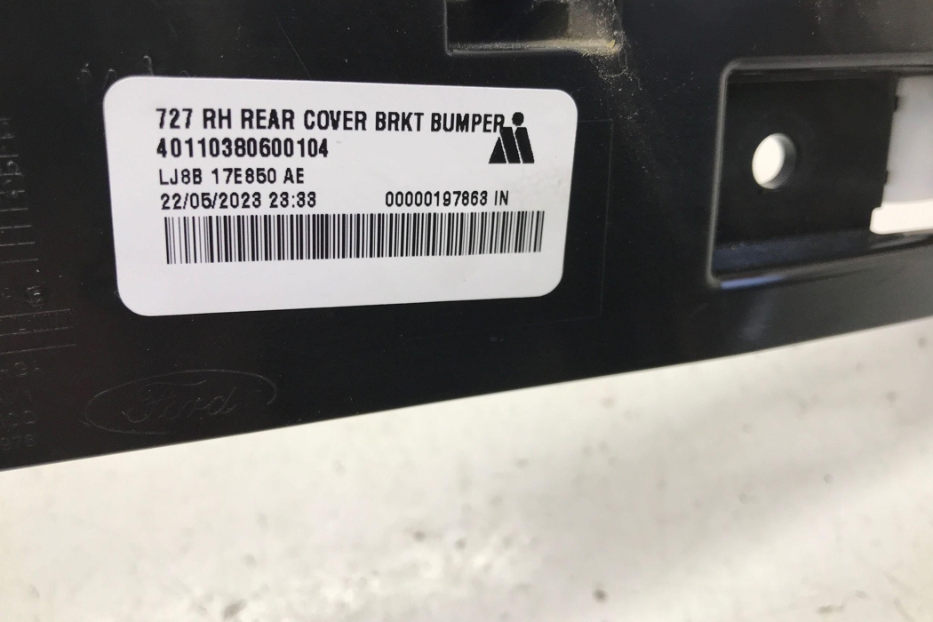 FORD USA Mustang Mach-E 1 generation (2020-2024) Aizmugurējā labā bampera stiprinājums LJ8B17E850AE 30191674