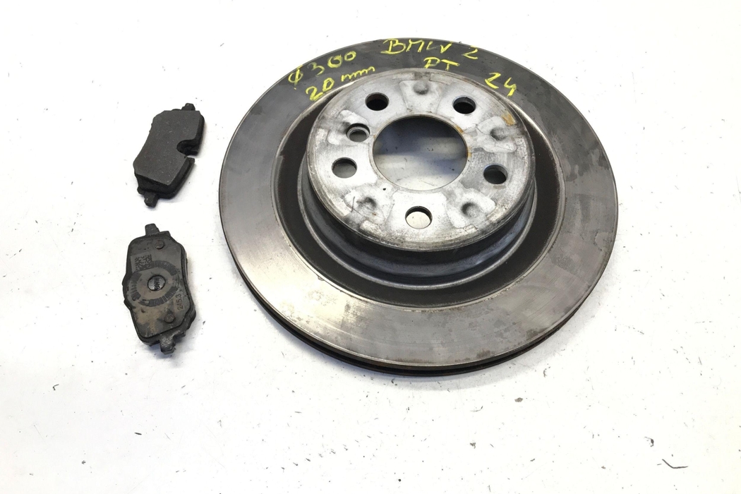 BMW 2 Series Active Tourer U06 (2021-2023) Aizmugurējais labais bremžu disks 6891086 30192902