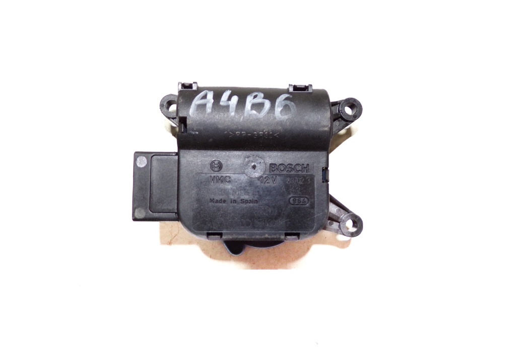 AUDI A4 B6/8E (2000-2005) Air flap motor 8E1820511F 22607324