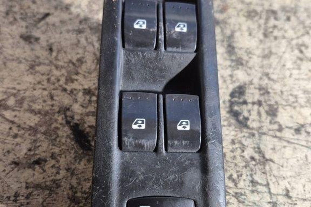 RENAULT Megane 2 generation (2002-2012) Rear Left Door Window Control Switches 156018070 31505054