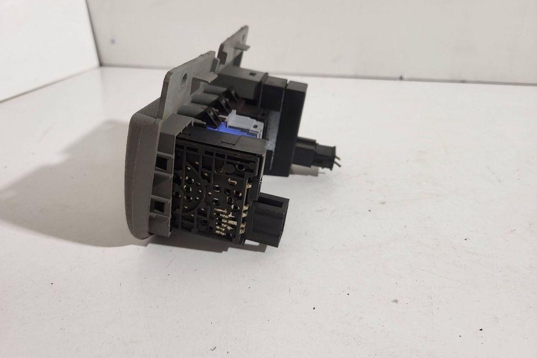 RENAULT Megane 1 generation (1995-2003) Switches 7700432429 31510679