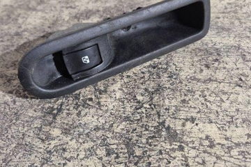 RENAULT Scenic 4 generation (2017-2023) Кнопка стеклоподъемника передней левой двери 156013870 31513406