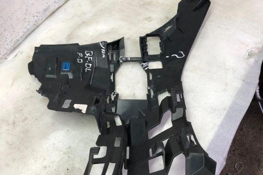 MERCEDES-BENZ C-Class W206 (2021-2023) Front Bumper Right Corner 32124956