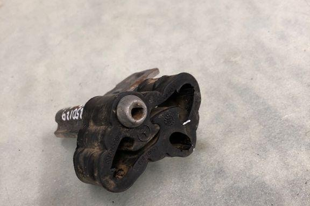 MERCEDES-BENZ GLC X253 (2015-2024) Exhaust Hanger Bracket A2534906600 32137567