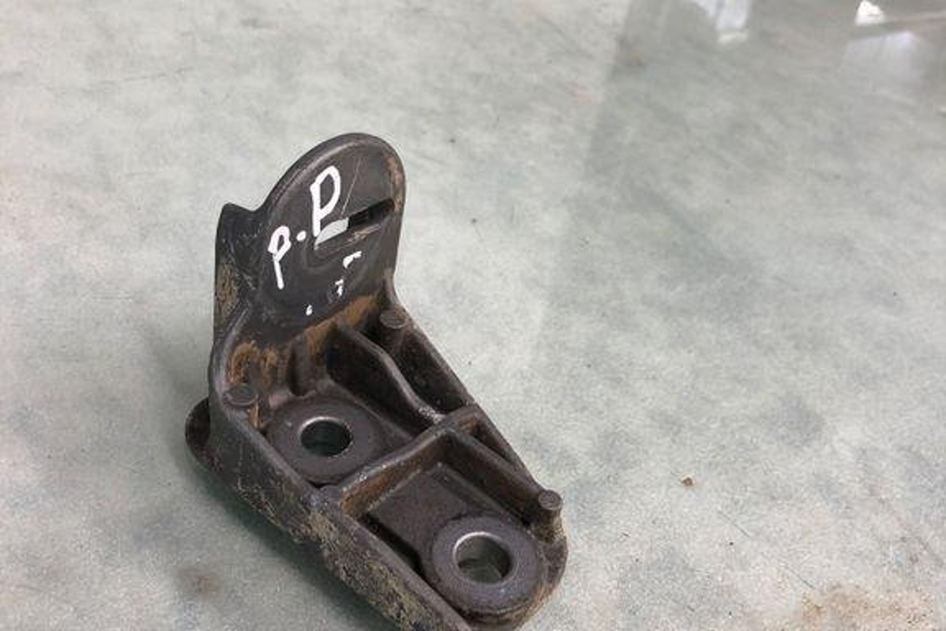 MERCEDES-BENZ GLC X253 (2015-2024) Exhaust Hanger Bracket A2064920800 32137569