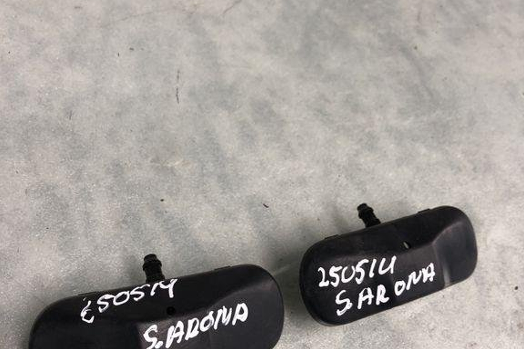 SEAT Arona 1 generation (2017-2024) Форсунка ветрового стекла 5M0955986C 32138527