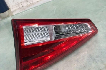 SEAT Arona 1 generation (2017-2024) Фонарь крышки багажника правый 32136004