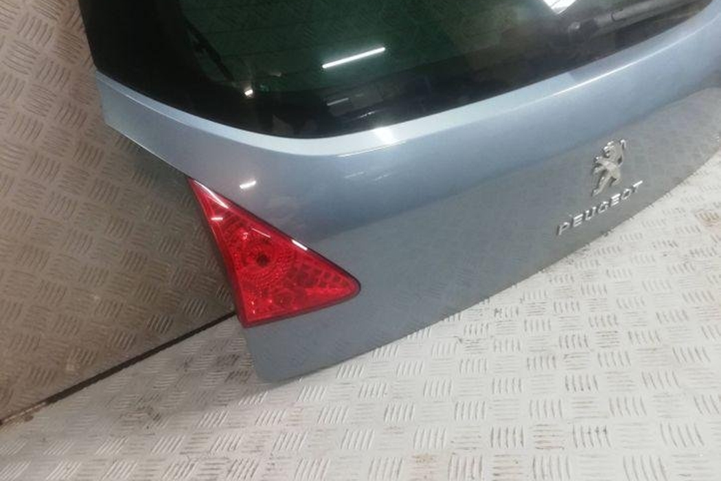 PEUGEOT 3008 1 generation (2010-2016) Крышка багажника 27893774