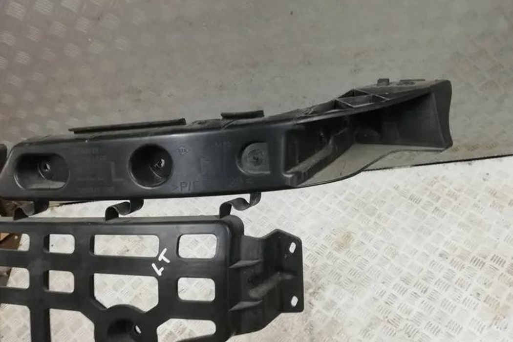 RENAULT Megane 3 generation (2008-2020) Aizmugurējā kreisā bampera stiprinājums 852200001R 27901339
