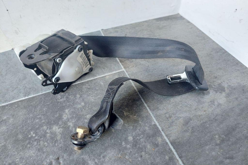 AUDI A4 B7/8E (2004-2008) Rear Left Seatbelt 8E5857805G 31448994