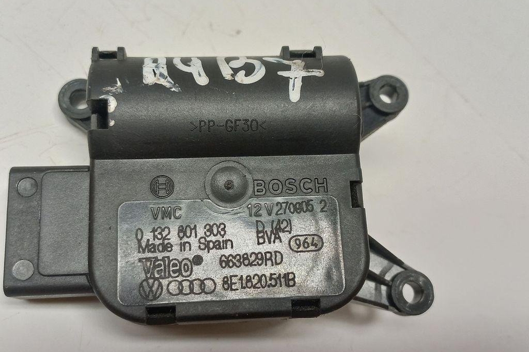 AUDI A4 B7/8E (2004-2008) Interior Heater Flap Motor Actuator 8E1820511B 31456456