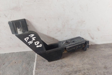 AUDI A4 B7/8E (2004-2008) Aizmugurējā labā bampera stiprinājums 8K5807890A 31448621