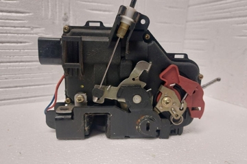 AUDI A4 B7/8E (2004-2008) Aizmugurējā labā durvju slēdzene 4B0839016D 31452985