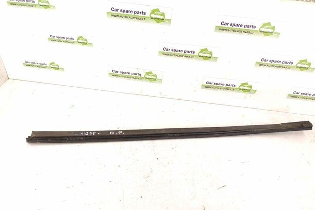 MERCEDES-BENZ E-Class W211/S211 (2002-2009) Стеклоуплотнитель передней правой двери A2116900498,2116900498 27137891
