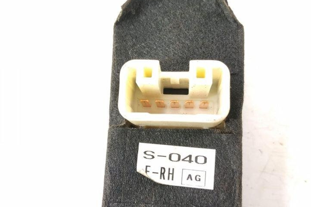 SUBARU Legacy 4 generation (2003-2009) Кнопка стеклоподъемника задней правой двери 27147303
