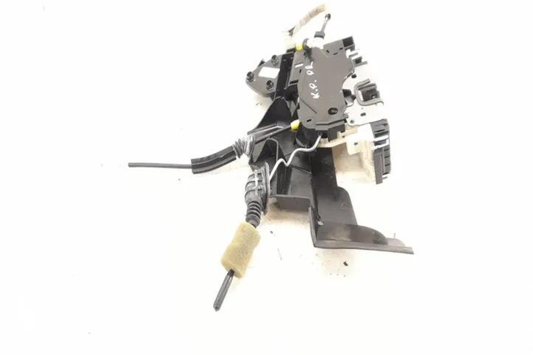 MERCEDES-BENZ C-Class W204/S204/C204 (2004-2015) Замок передней левой двери 0997200135,2047202735 27158776