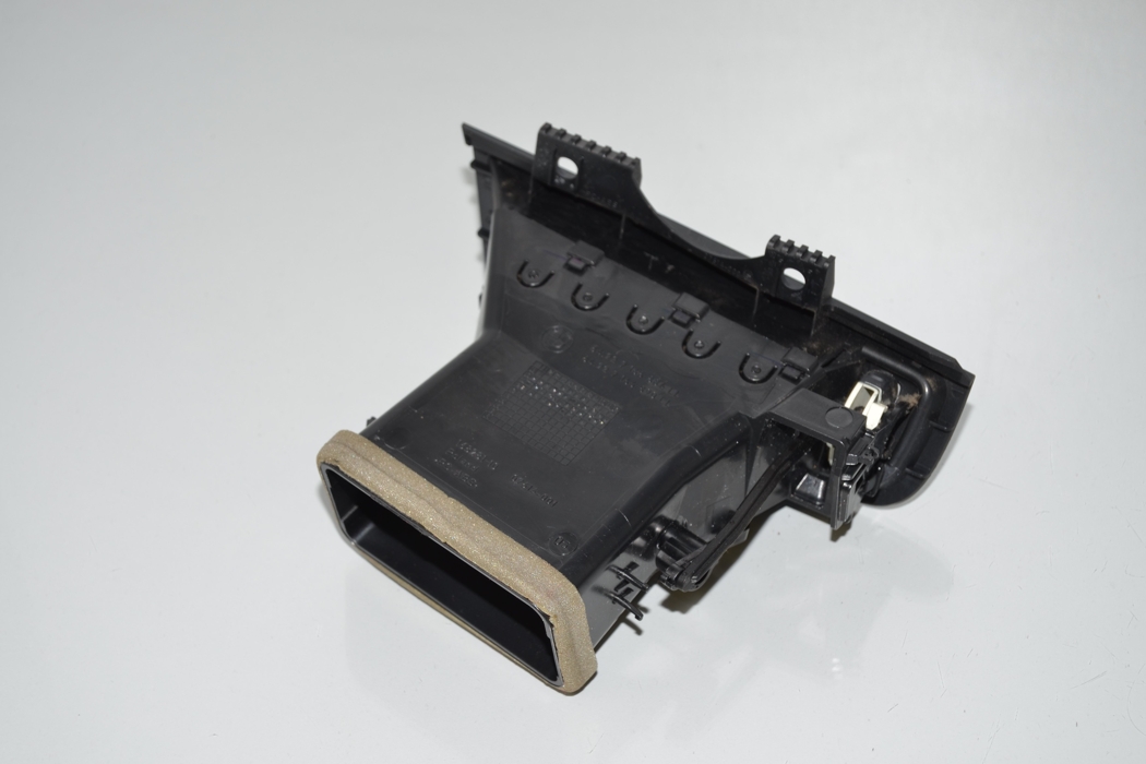 BMW 5 Series F10/F11 (2009-2017) Вентиляционные отверстия в приборной панели 9166884,64229166884 18141979