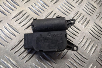 AUDI A4 B7/8E (2004-2008) Interior Heater Flap Motor Actuator 8E1820511B 31435465