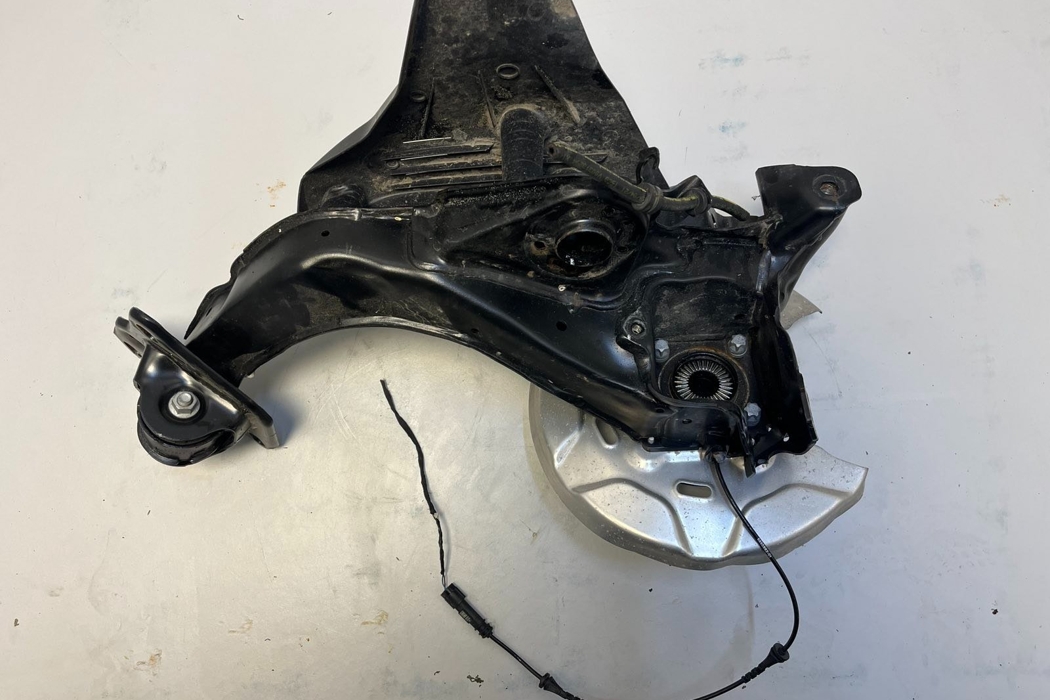 BMW X1 F48/F49 (2015-2023) Rear Left Suspension 8842879,6898963,6886761,6861693,6895885,6884693,6851563,6870773,6865211,6851569,6872298,7646867,6851589 30381341