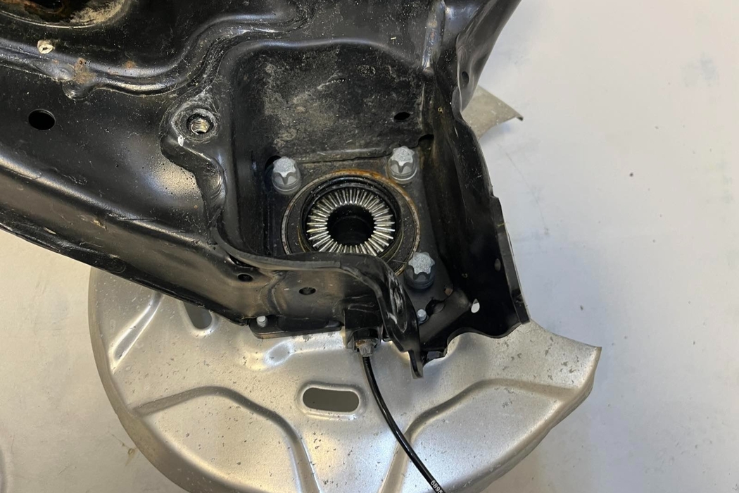 BMW X1 F48/F49 (2015-2023) Rear Left Suspension 8842879,6898963,6886761,6861693,6895885,6884693,6851563,6870773,6865211,6851569,6872298,7646867,6851589 30381341