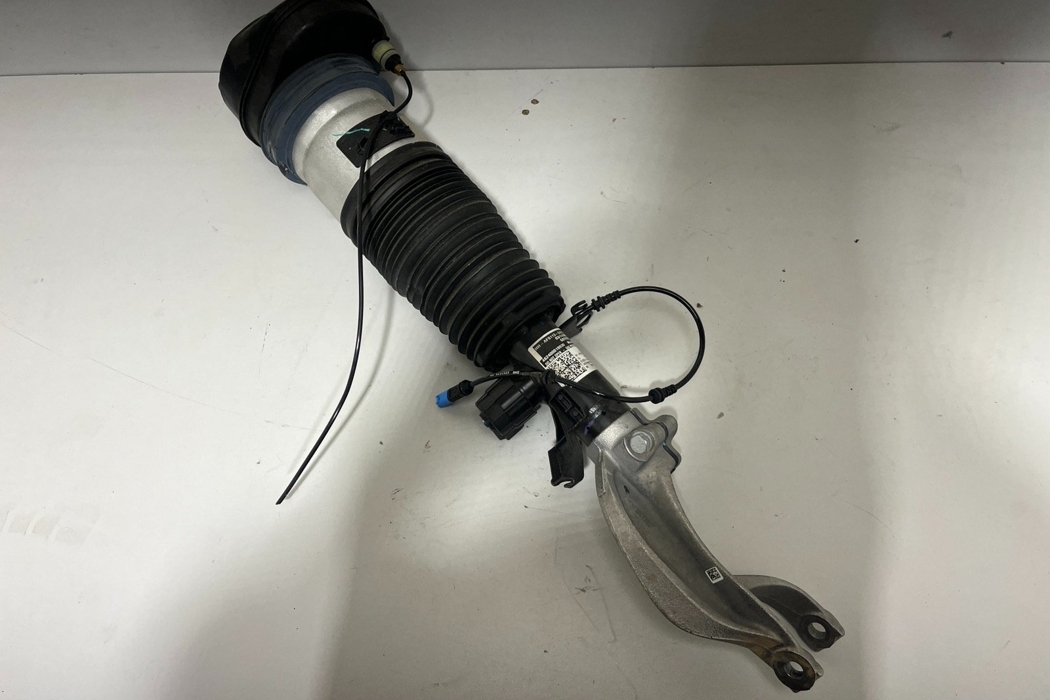 BMW X7 G07 (2018-2024) Front Right Air Shock Absorber 6869036,5B69E20,6876684 32096244