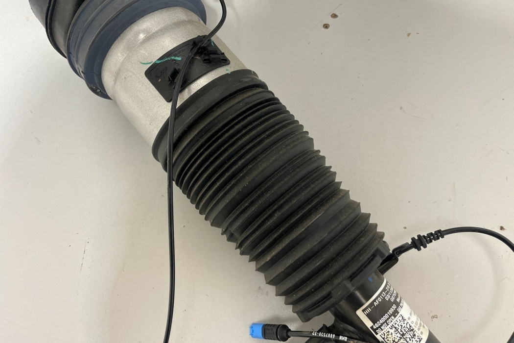 BMW X7 G07 (2018-2024) Front Right Air Shock Absorber 6869036,5B69E20,6876684 32096244